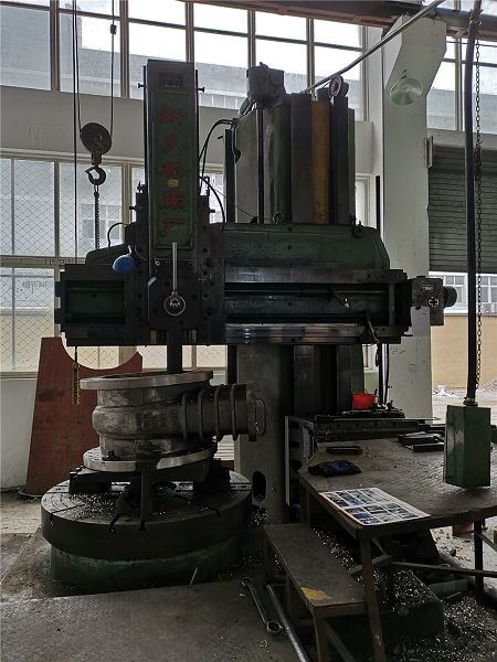Large Vertical Lathe1(001)